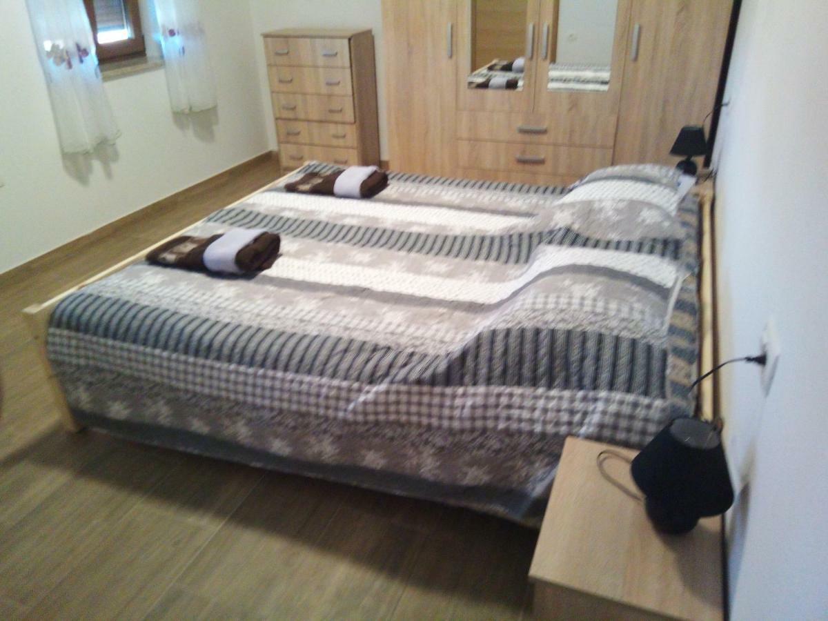 Apartmaji Matazin Črni Kal Exterior foto